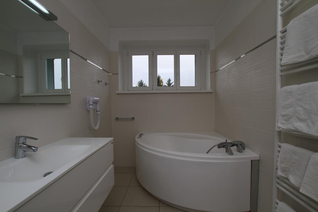 Logis Hotel Restaurant Spa Beau Site Luxeuil-les-Bains Exteriér fotografie