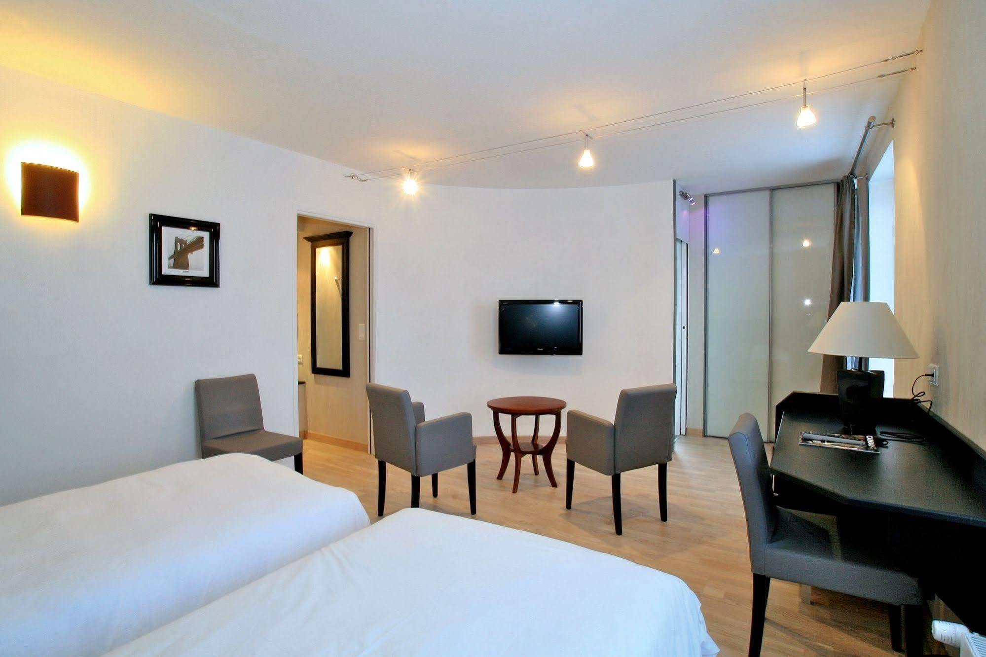 Logis Hotel Restaurant Spa Beau Site Luxeuil-les-Bains Exteriér fotografie